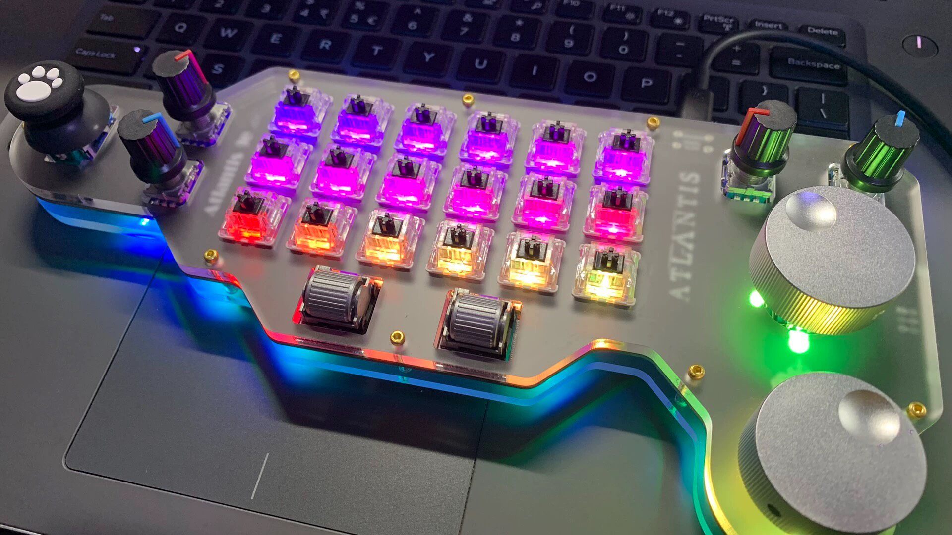 Gaming Accessories Europe - Klawiatura 9eJOY Multi Knob z Własnym